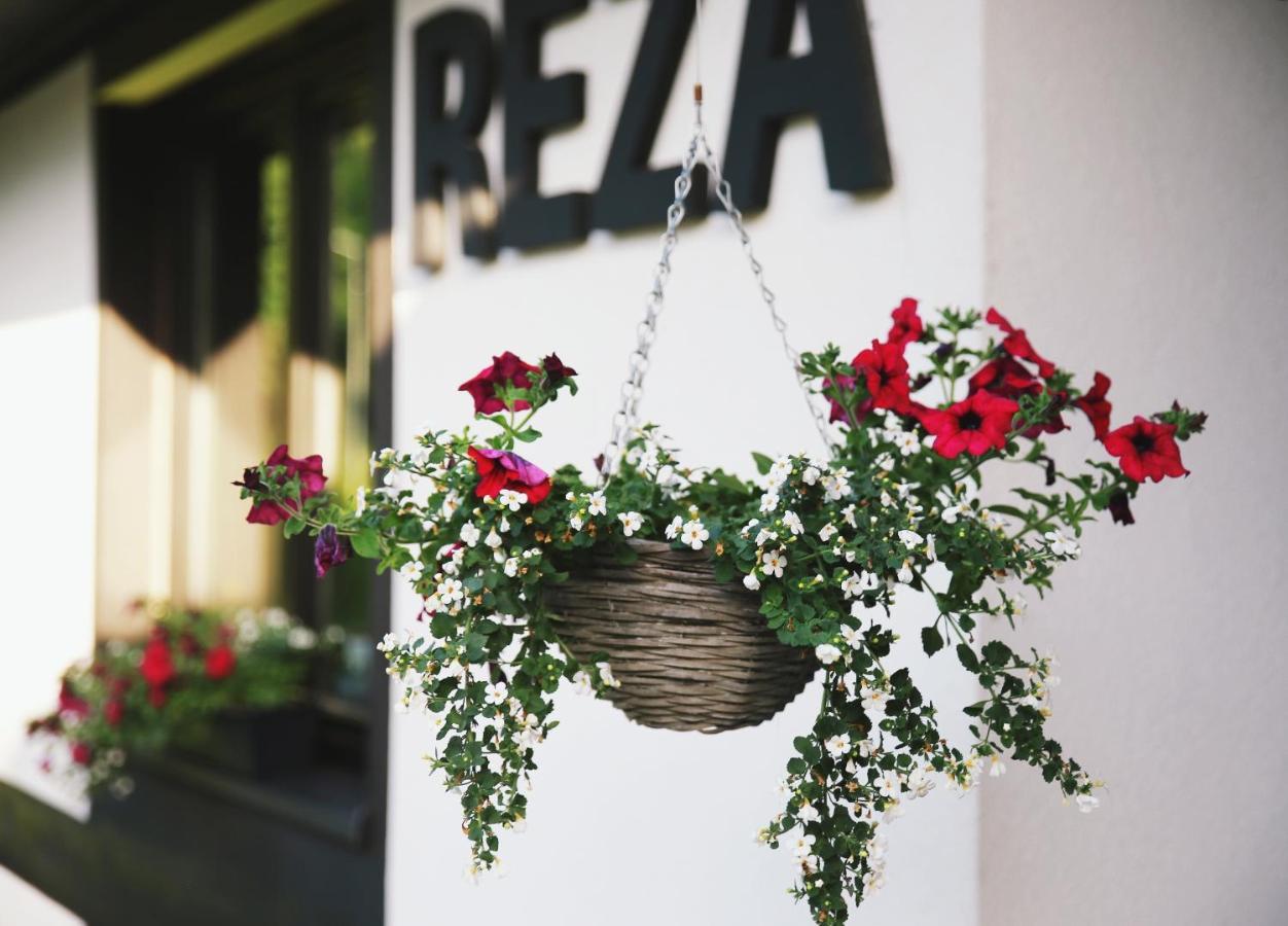 Reza Villa Bełchatów Kültér fotó